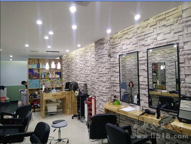 理發(fā)門(mén)店裝修設(shè)計(jì)效果圖2